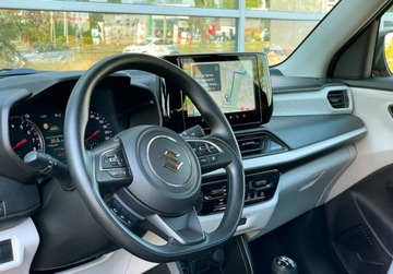 Suzuki Swift VI Hatchback Facelifting 1.2 DualJet SHVS 83KM 2025 Suzuki Swift Premium 1.2 mild Hybrid 5 MT Flame Orange Pearl NAUKA JAZDY L, zdjęcie 16