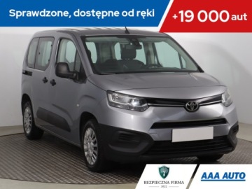 Toyota 2022 Toyota ProAce City Verso 1.5 D-4D, Salon Polska