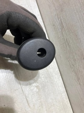 MERCEDES-BENZ C W203 2006 VODÍTKO PODHLAVNÍK SEDADLO PŘEDNÍ