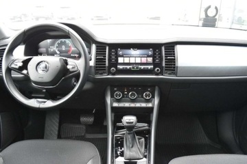 Skoda Kodiaq I SUV Facelifting 1.5 TSI 150KM 2023 Skoda Kodiaq SalonPL 1.5TSI 150KM Ambition DSG Czujniki SmartLink Kessy VA, zdjęcie 9