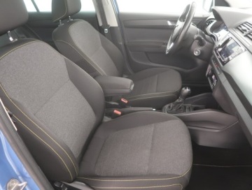 Skoda Fabia III Hatchback Facelifting 1.0 TSI 110KM 2019 Skoda Fabia 1.0 TSI, DSG, Klima, Klimatronic, zdjęcie 8