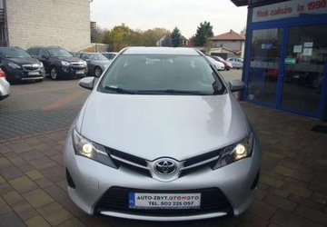 Toyota Auris II Touring Sports D-4D 90 90KM 2013 Toyota Auris Toyota Auris 1.4 D-4D Active 1.4 Diesel 90KM, zdjęcie 3