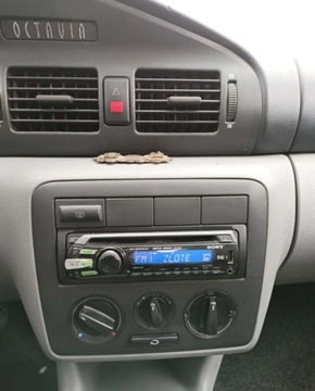 Skoda Octavia I Hatchback 1.4 MPI 75KM 2003 Skoda Octavia Skoda Octavia 1.4 Nature 1.4 Benzyna 75KM, zdjęcie 7
