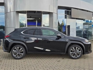 Lexus UX Crossover Facelifting 2.0 300h 199KM 2025 Od ręki - 300h F Sport Design 2.0 Hybrid Dynamic Force 199KM | Martwe pole!, zdjęcie 1