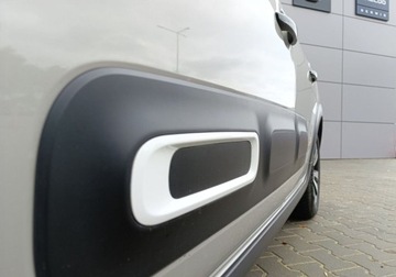 Citroen C3 III Hatchback Facelifting 1.2 PureTech 83KM 2023 Citroen C3 1.2 Benz 83KM SHINE Salon PL Serwis ASO Car Play FV23 AirBump, zdjęcie 12