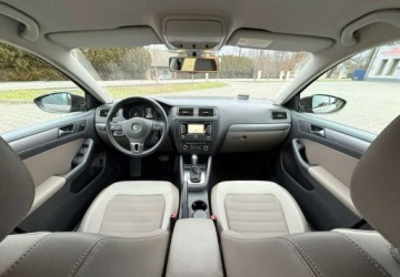 Volkswagen Jetta VI Sedan 1.4 TSI 122KM 2012 Volkswagen Jetta Volkswagen Jetta 1.4 TSI Highline Perfectline DSG 1.4, zdjęcie 21