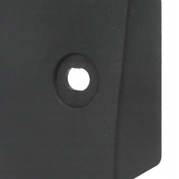 Крышка боковой юбки автомобиля с отверстием 1877700