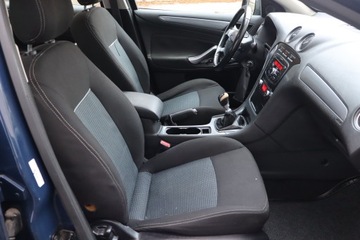 Ford Mondeo IV Hatchback 2.0 Duratorq TDCi DPF 140KM 2010 Ford Mondeo 2.0 TDCi, Klima, Klimatronic, zdjęcie 8