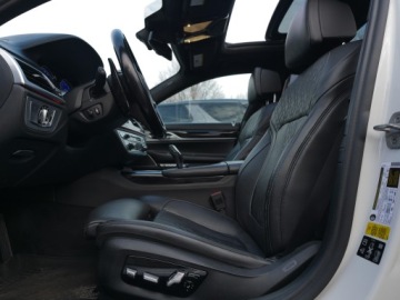 BMW Seria 7 G11-G12 Sedan 750i 450KM 2018 BMW 750LXi M-Pakiet Wentyle Dociąg AMasaż HUD Solar Wydech M 4xKlima Alpine, zdjęcie 11