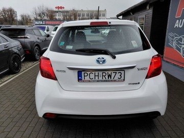 Toyota Yaris III 2016 Toyota Yaris Hybryda Automat Klimatronik Kamera Sensor 1.5 Hybryda 73KM, zdjęcie 5