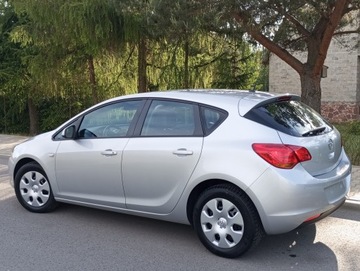 Opel Astra J Hatchback 5d 1.6 Twinport ECOTEC 115KM 2010 Automat Serwis 1.6 Benzyna, zdjęcie 14