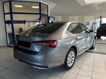 Skoda Octavia IV 2026 SKODA Octavia Drive Essence 1.5 TSI mHEV DSG Sedan 115KM 2026, zdjęcie 1