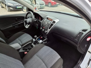 Kia Ceed I Hatchback 5d Facelifting 1.6 CRDi VGT 115KM 2011 Kia Ceed 2011 Sliczna 1.6 CRDI z Niemiec Zarejestrowana Gwarancja 1.6, zdjęcie 19