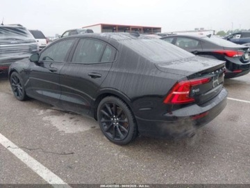 Volvo S60 III Sedan 2.0 T5 250KM 2020 Volvo S60 2020 Volvo S60 T5 FWD Momentum 2.0 Benzyna 250KM, zdjęcie 2