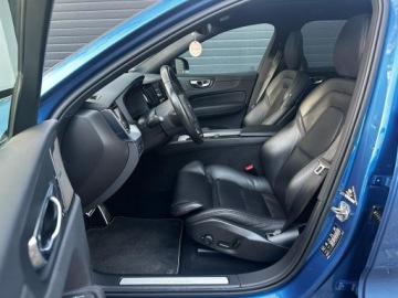 Volvo XC60 II Crossover D5 235KM 2020 Volvo XC 60 2.0D5 235KM R-Design Najbogatsza wersj, zdjęcie 4