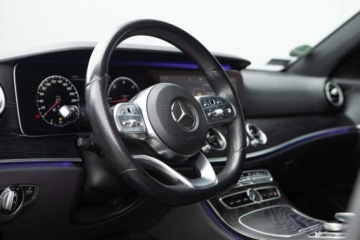 Mercedes Klasa E W213 Limuzyna 2.0 220d 194KM 2019 Mercedes-Benz Klasa E E220d 4 Matic AMG Salon Polska Autotrade Mercedes, zdjęcie 20