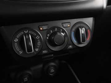 Suzuki Swift VI Hatchback Facelifting 1.2 DualJet SHVS 83KM 2021 Suzuki Swift mHEV klima tempomat, zdjęcie 23