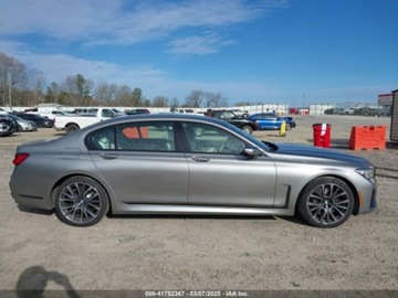 BMW Seria 7 G70 2022 BMW Seria 7 740 I 2022 3.0l 3.0 Benzyna 335KM, zdjęcie 6