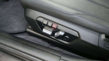 BMW Seria 3 F30-F31-F34 Limuzyna Facelifting 2.0 320i 184KM 2016 BMW Seria 3 2,0 benzyna 184 KM NAVI Full LED automat X-drive zarejestrowany, zdjęcie 7