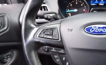 Ford Kuga II SUV Facelifting 2.0 TDCi 180KM 2017 Ford Kuga 2.0 TDCI 180P AWD ST-Line PowerShif Fuul Ledy Kamera Lopatki, zdjęcie 23