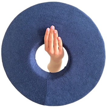 KRĄŻEK NA ODLEŻYNY KRĄG KOŁO Z OTWOREM POD KOŚĆ OGONOWĄ Ø5X40CM GRANATOWY