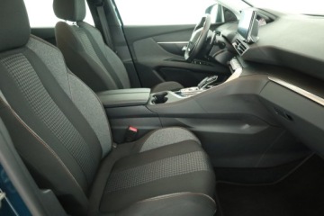 Peugeot 5008 II Crossover Facelifting 1.2 PureTech 130KM 2021 Peugeot 5008 PureTech 130, Automat, 7 miejsc, zdjęcie 6