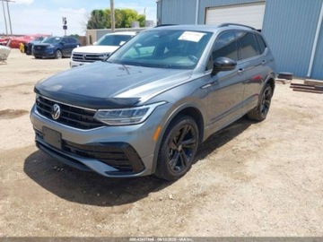 Volkswagen Tiguan II 2023 Volkswagen Tiguan 2023 Volkswagen Tiguan 2.0T SE R-Line Black FWD 2.0 184KM, zdjęcie 3