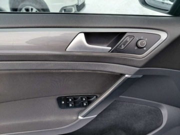 Volkswagen Golf VII Hatchback 3d 2.0 TDI BlueMotion Technology 150KM 2016 Volkswagen Golf Allstar Navi Klimatronik Radar LED 2xPDC 2.0 Diesel 150KM, zdjęcie 9