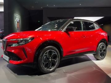Alfa Romeo Junior SUV 1.2 Hybrid 145KM 2026 ALFA ROMEO Junior Ibrida Ti Suv 1.2 (145KM) 2026, zdjęcie 1