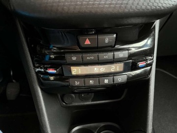 Peugeot 2008 I SUV Facelifting 1.2 PureTech 82KM 2019 Peugeot 2008 1.2 benzyna 83 KM zarejestrowany w PL zadbany mozliwa zam, zdjęcie 15