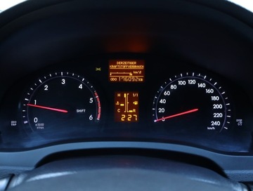 Toyota Avensis III Wagon Facelifting 2.0 D-4D 124KM 2012 Toyota Avensis 2.0 D-4D, Klima, Klimatronic, zdjęcie 10