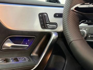 Mercedes Klasa A W177/V177 Hatchback Facelifting 2.0 220 190KM 2025 A Klasa 220 4-Matic AMG Line 2.0 (190KM) 2025, zdjęcie 10