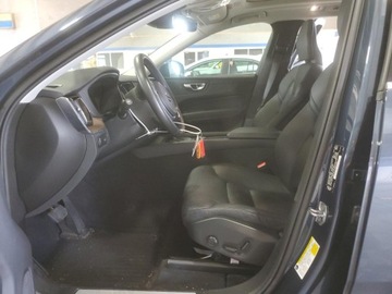 Volvo XC60 II 2021 Volvo XC 60 T5 Momentum 2021 2.0l 2.0 Benzyna 250KM, zdjęcie 7