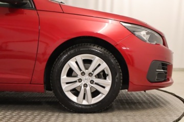 Peugeot 308 II Hatchback Facelifting 1.2 PureTech 110KM 2019 Peugeot 308 1.2 PureTech, Salon Polska, zdjęcie 14