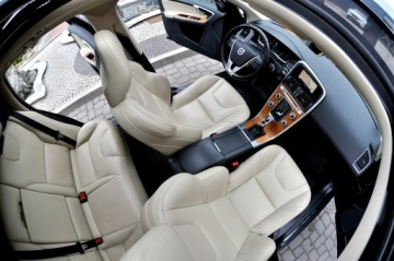 Volvo XC60 I SUV Facelifting 2.0 D4 DRIVE-E 190KM 2017 Volvo XC 60 2,0 190KM D4 Automat Navi Skóra, zdjęcie 10