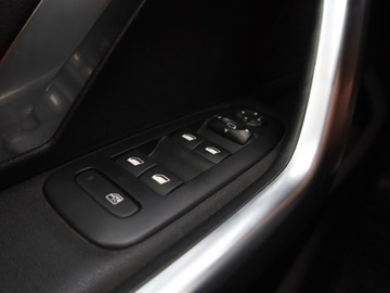 Peugeot 2008 I SUV Facelifting 1.2 PureTech 130KM 2018 Peugeot 2008 1.2 PureTech, Salon Polska, Skóra, zdjęcie 16
