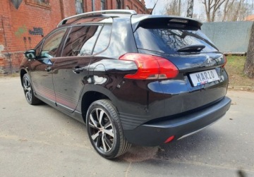 Peugeot 2008 I SUV 1.2 PureTech 110KM 2015 Peugeot 2008 Urban Cross LED Nawigacja GetHelp 1.2 Benzyna 110KM, zdjęcie 4