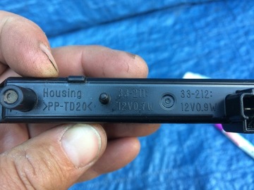 TOYOTA CAMRY VIII-IX XV70 TŘETÍ SVĚTLO STOP STOPU 33-211 / 33-212