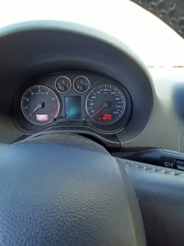 Audi A3 8P Hatchback 3d 1.6 102KM 2006 Audi a3 8p 1.6 benzyna, zdjęcie 5