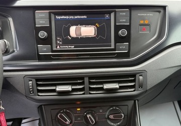 Volkswagen Polo VI Hatchback 5d 1.0 TSI 95KM 2018 Volkswagen Polo salon Polska. Serwis ASO. Czujniki Benzyna 95KM, zdjęcie 1