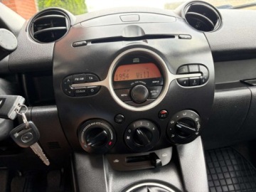 Mazda 2 II Hatchback 5d 1.3 75KM 2010 Mazda 2 1.3 benzyna 75 KM zarej w PL zadbany moziwa zamiana 1.3, zdjęcie 10