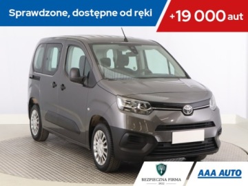 Toyota 2021 Toyota ProAce City Verso 1.5 D-4D, Salon Polska