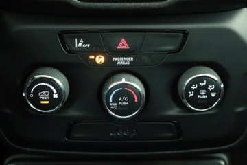 Jeep Renegade SUV Facelifting 1.0 GSE T3 Turbo 120KM 2018 Jeep Renegade 1.0 T-GDI, Salon Polska, Serwis ASO, zdjęcie 10