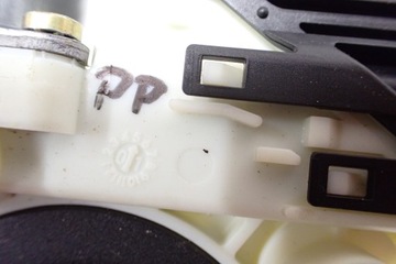 MOTOREK SKEL VW BEETLE PRAVÝ 1C2959801B