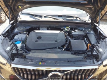 Volvo XC40 2023 Volvo XC 40 B5 Plus Bright Theme 2023 2.0 Benzyna 247KM, zdjęcie 8