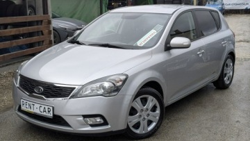 Kia Ceed I Hatchback 5d Facelifting 1.6 CRDi WGT 90KM 2010 Kia Cee'd 1.6D OPŁACONY Bezwypadkowy Klimatronik, zdjęcie 1