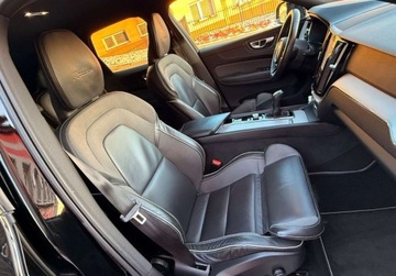 Volvo XC60 II Crossover D4 190KM 2020 Volvo XC 60 R DESIGN 2.0D4 190ps 6Biegow AWD4x4 Kamera FullLed Bezwypadkow, zdjęcie 21