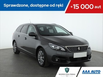 Peugeot 308 II SW Facelifting 1.2 PureTech 130KM 2021 Peugeot 308 1.2 PureTech, Salon Polska