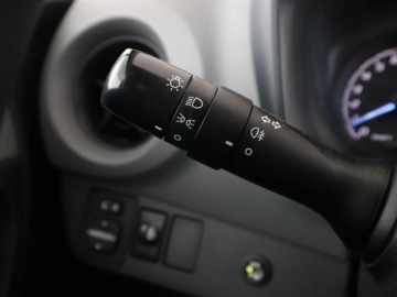 Toyota Yaris III Hatchback 5d Facelifting 2017 1.5 Dual VVT-iE 111KM 2019 Toyota Yaris kamera klima, zdjęcie 28