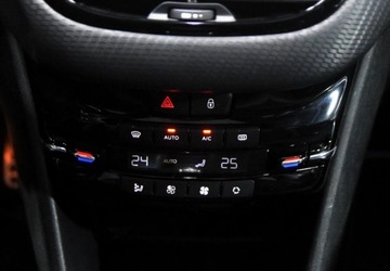 Peugeot 2008 I SUV Facelifting 1.2 PureTech 130KM 2019 Peugeot 2008 Crossway Kamera cofania Panorama Kubelkowe fotele 1.2, zdjęcie 21